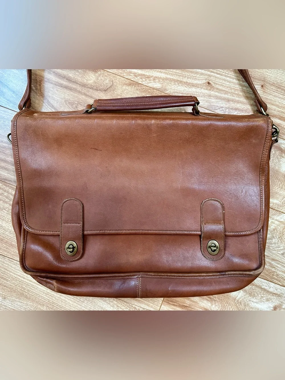 Vintage Laura USA Brown Leather Briefcase Messenger Bag Solid Brass 17” Made USA